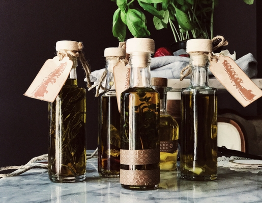 olio aromatizzato fatto in casa: 5 ricette base